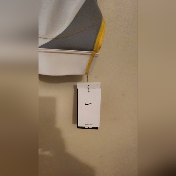 Nike Swoosh Sport Bra Size S - Picture 3 of 4